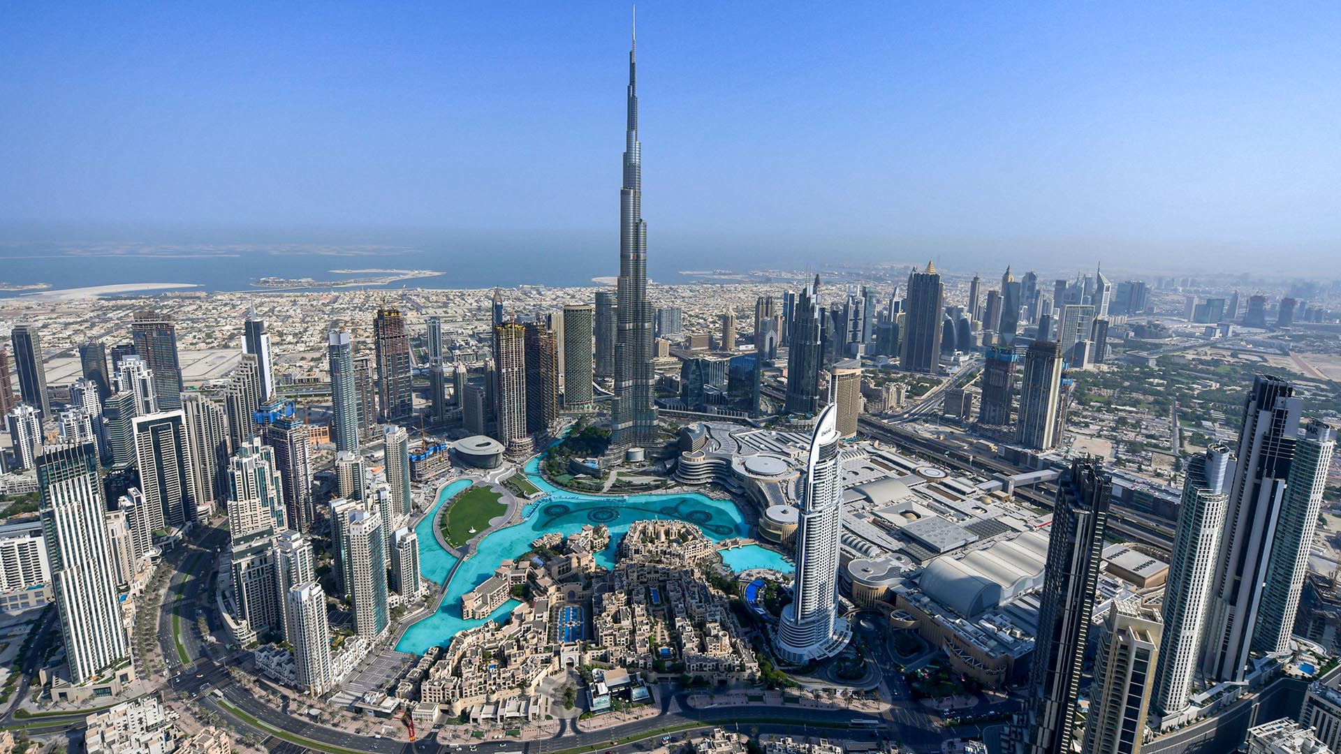 Investment in Oman compared to the UAE