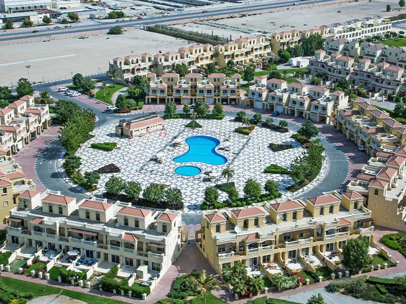 Apartment Vs Townhouses in Al Hamra – Which is Best For You